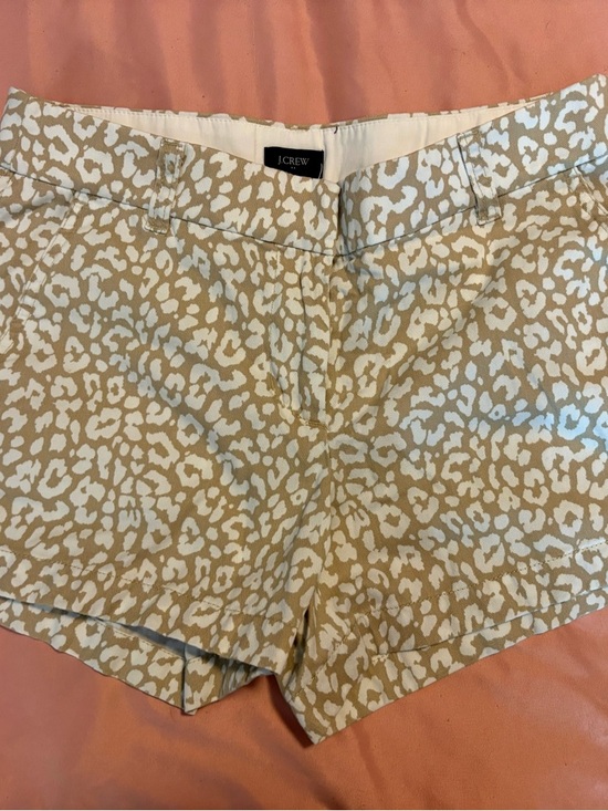 J. Crew Pants - J. Crew Leopard-Print Chino Shorts Women’s size 4 Preppy Coastal Summer Resort